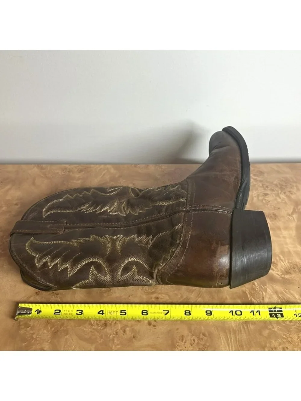 Laredo Men's 9.5D Brown Leather Western Cowboy Boots Classic Round Toe Pull-On